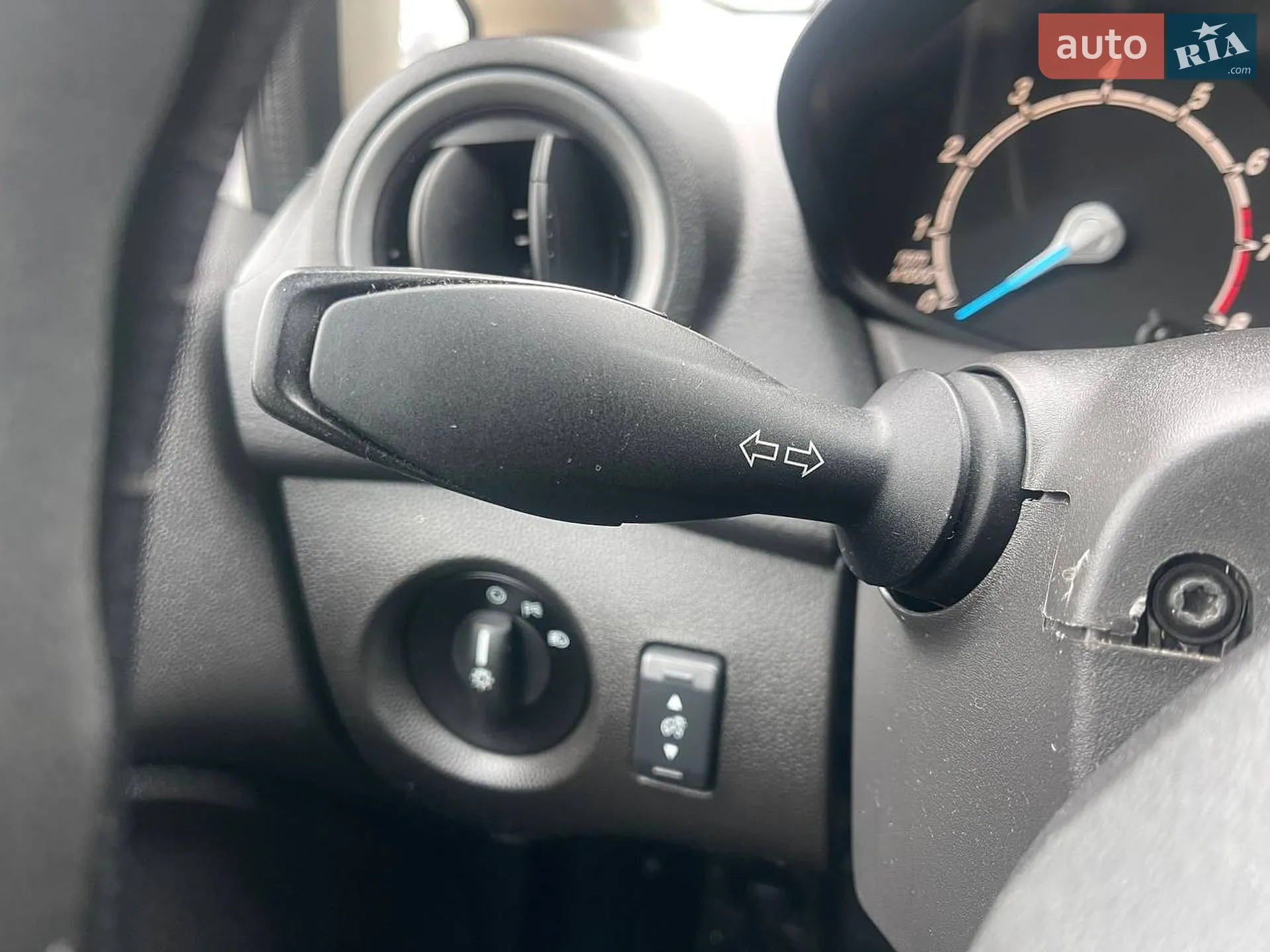 2019 Ford Fiesta - мініатюра 18