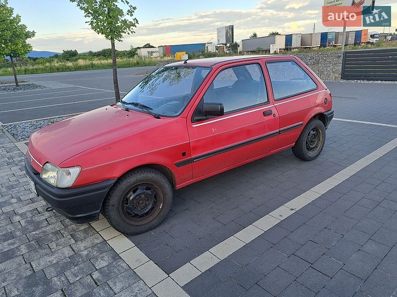 Хетчбек Ford Fiesta 1993 в Мукачевому