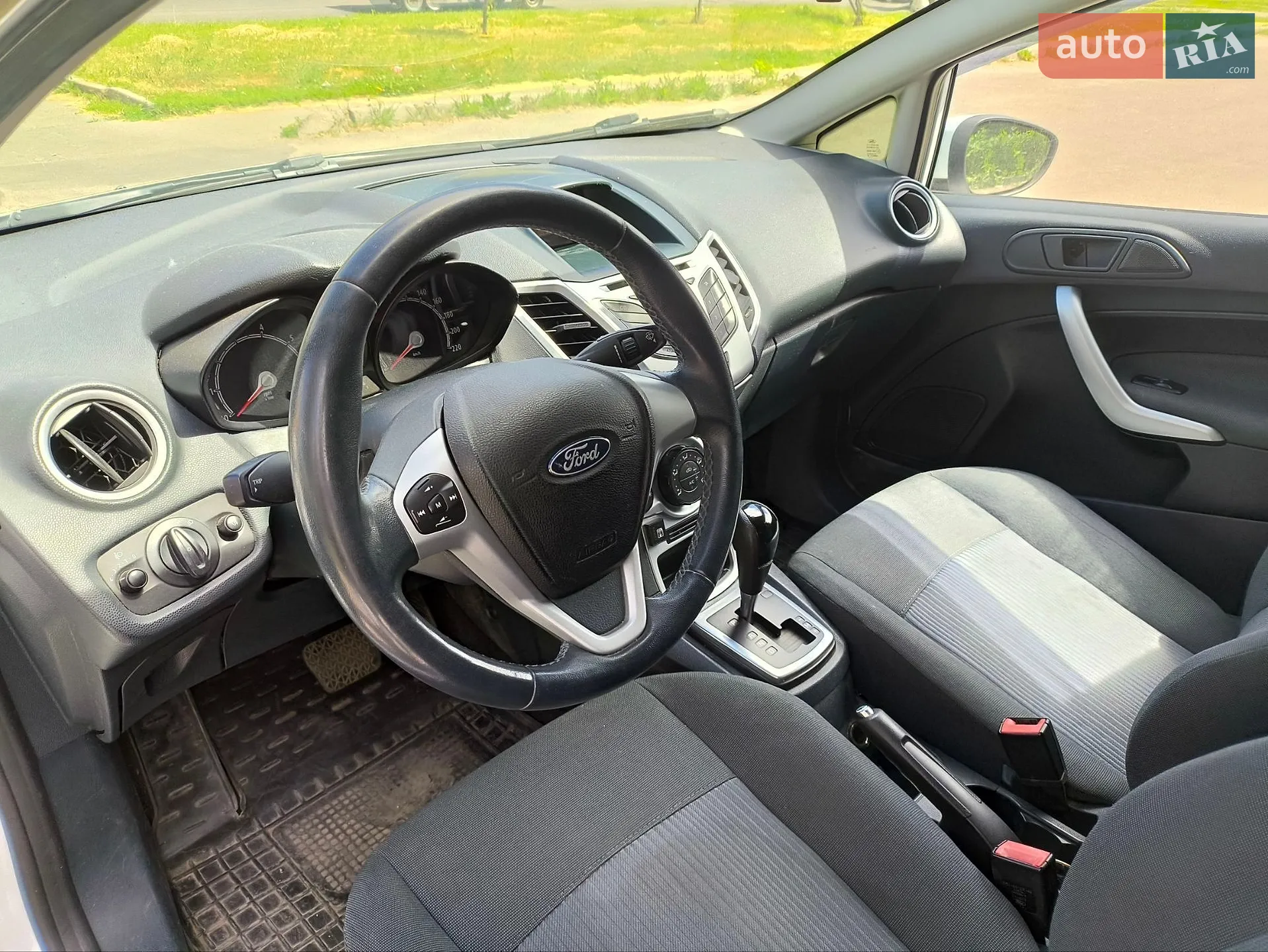 2012 Ford Fiesta - мініатюра 9