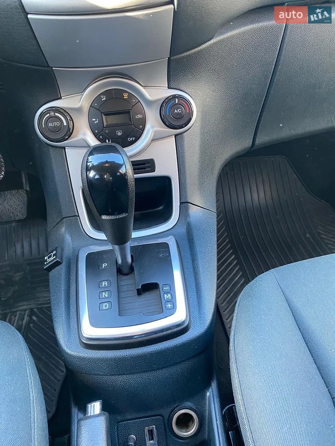 2012 Ford Fiesta - мініатюра 17
