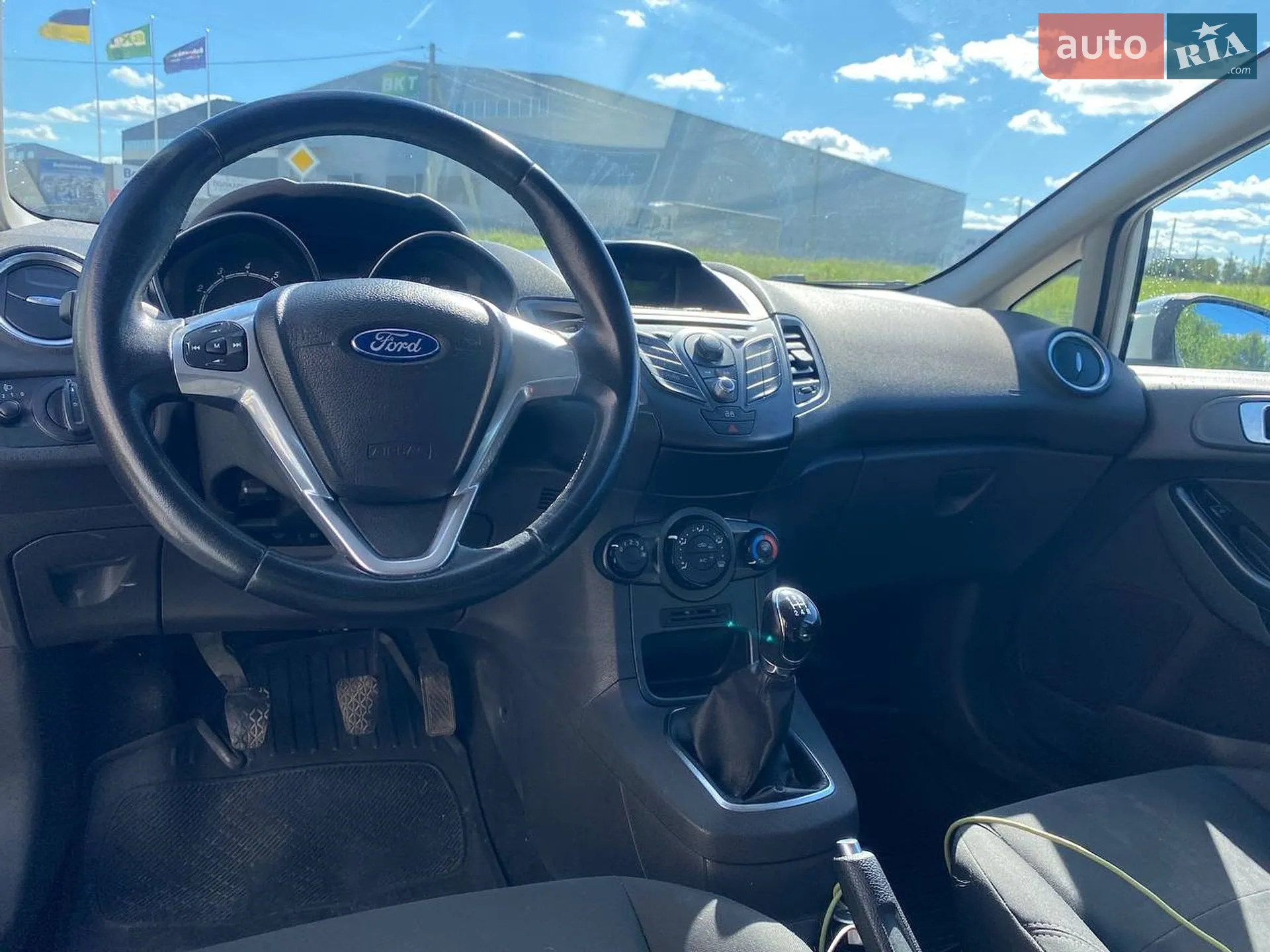 2013 Ford Fiesta - мініатюра 28