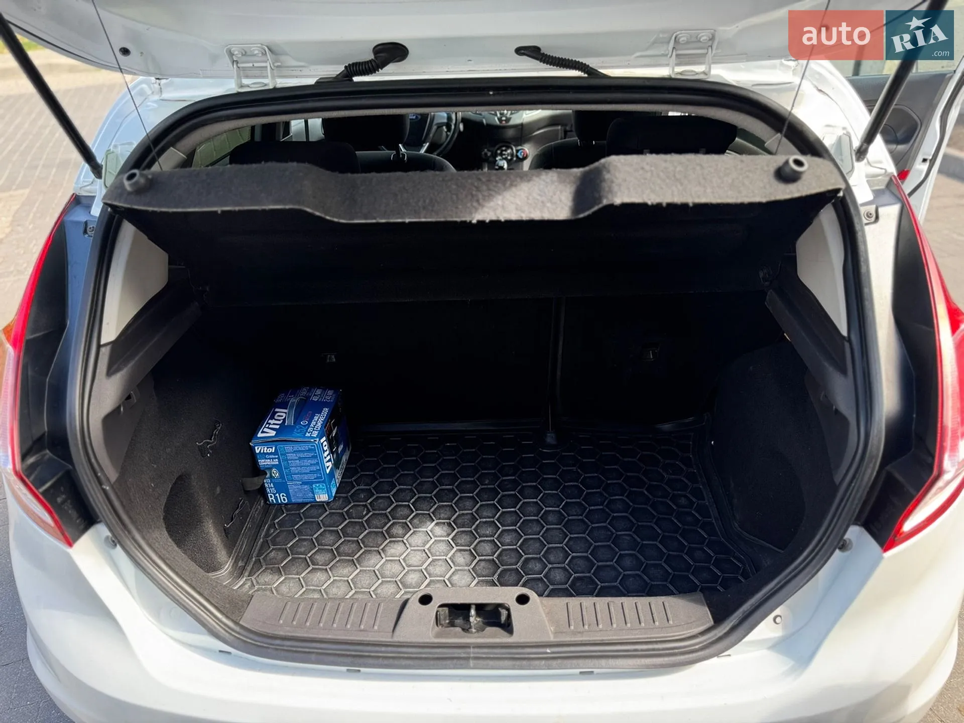 2013 Ford Fiesta - мініатюра 16