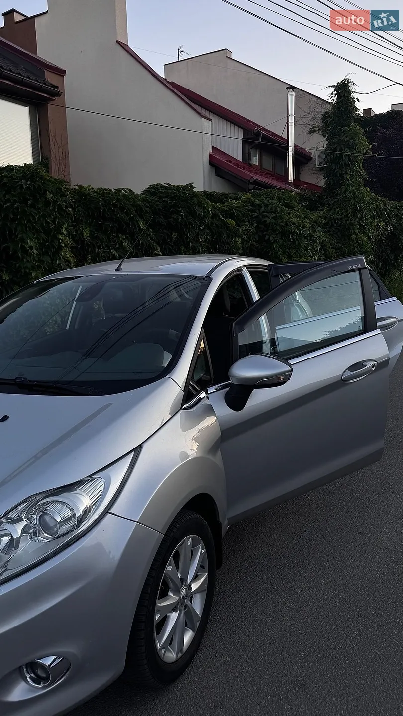 2010 Ford Fiesta - мініатюра 3