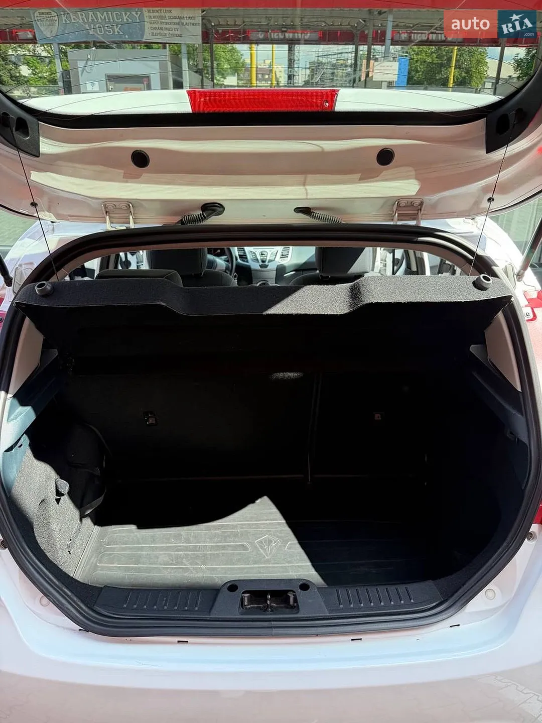 2012 Ford Fiesta - мініатюра 11