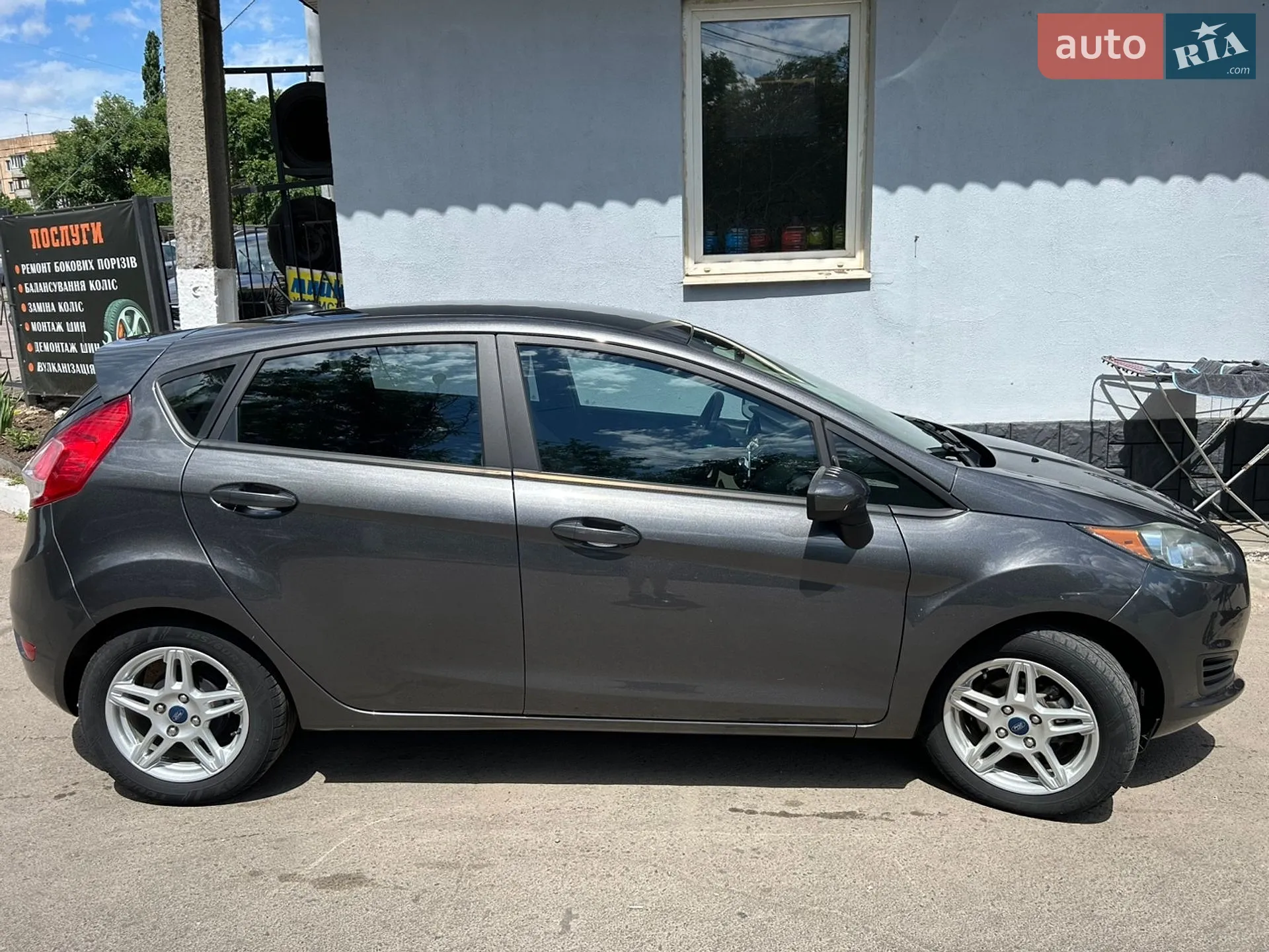 Ford Fiesta 2019 VIN 3FADP4EJ1KM163672 фото оголошення 5 з 12