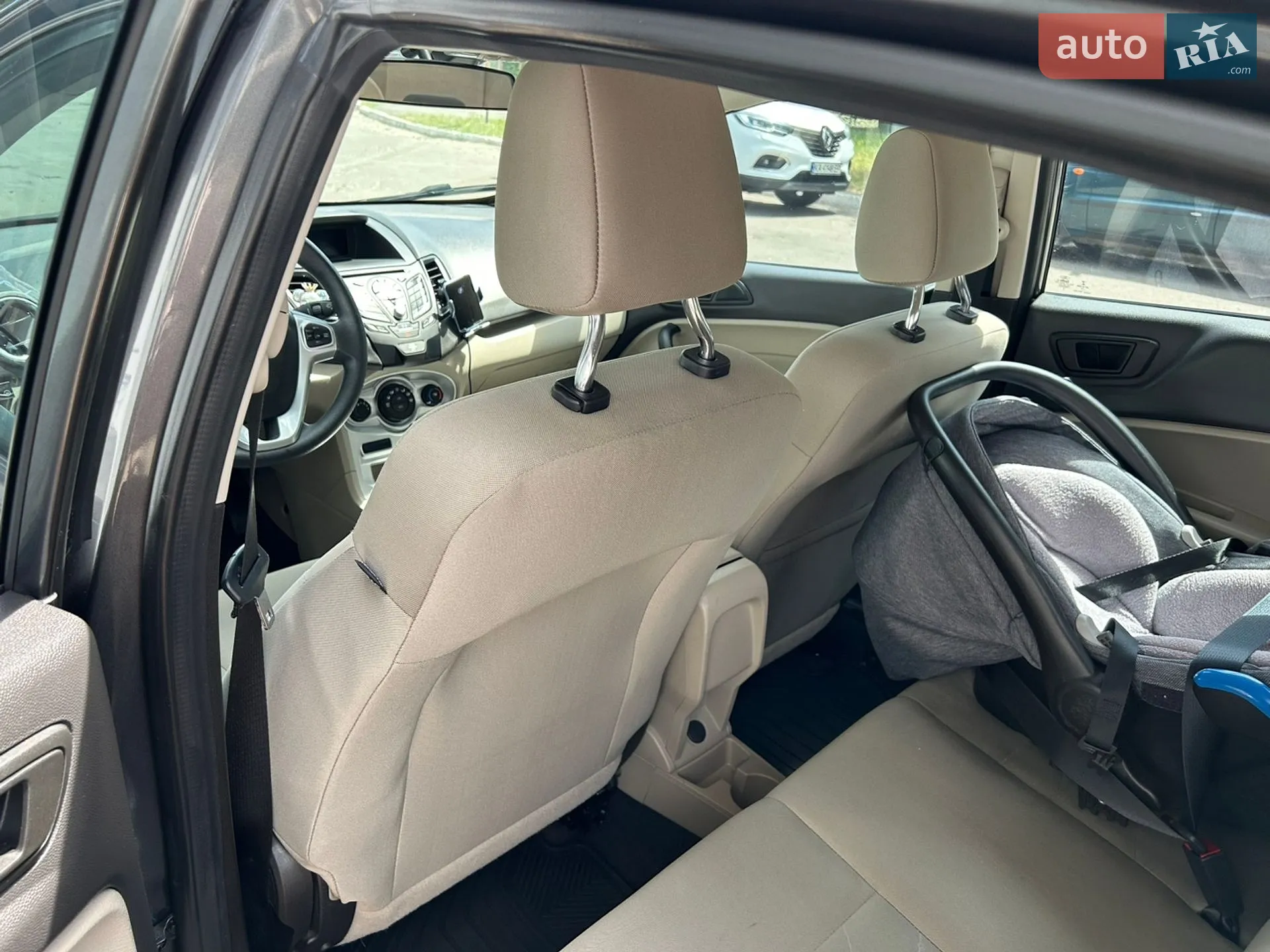 Ford Fiesta 2019 VIN 3FADP4EJ1KM163672 фото оголошення 6 з 12