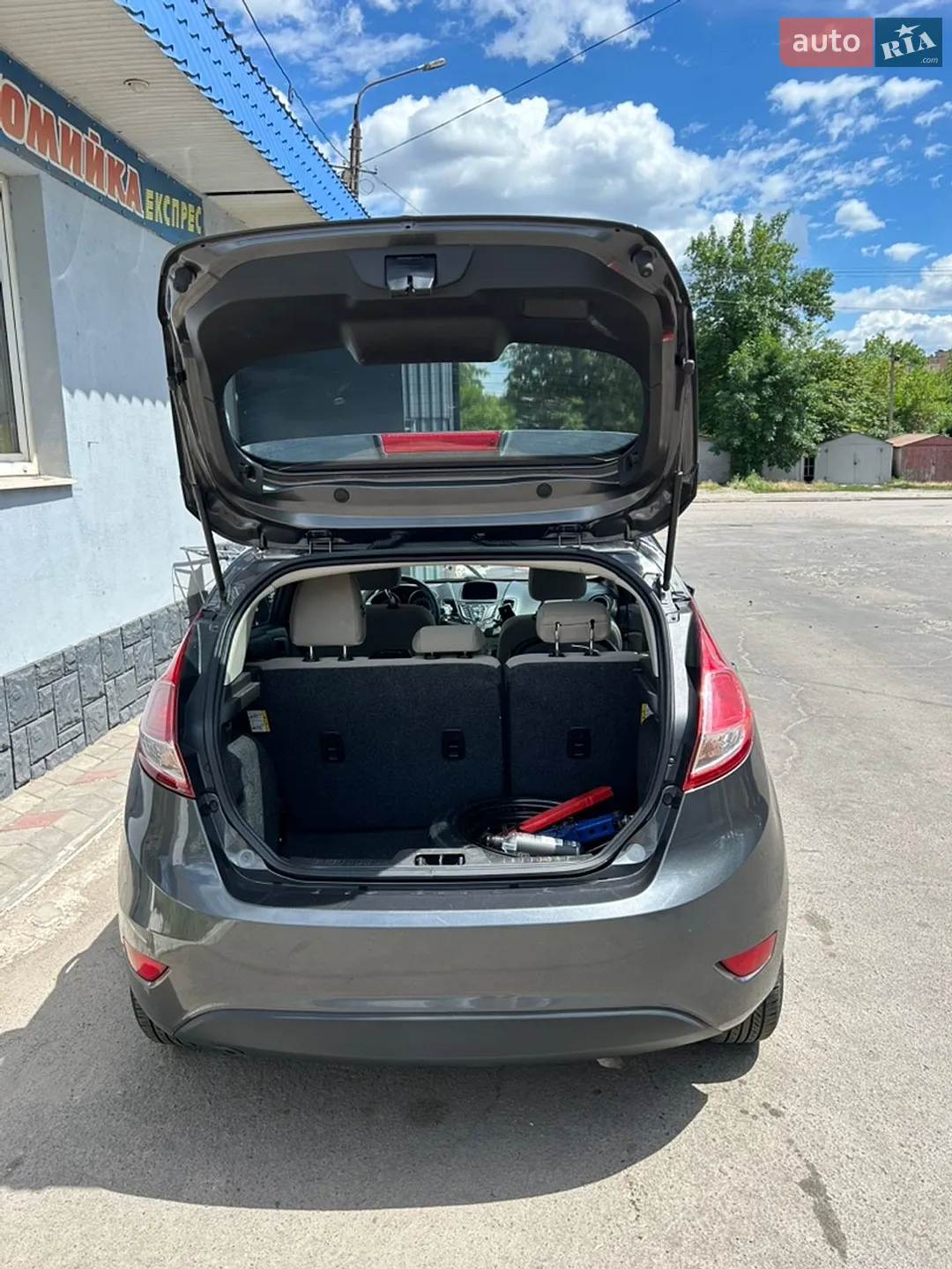 Ford Fiesta 2019 VIN 3FADP4EJ1KM163672 фото оголошення 9 з 12