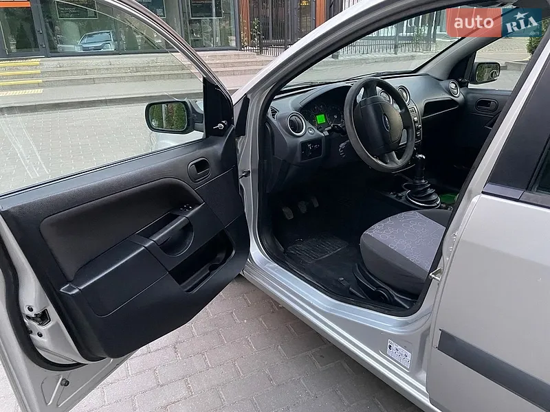 Ford Fiesta 2006 VIN WF0HXXGAJH6P20871 фото оголошення 8 з 43