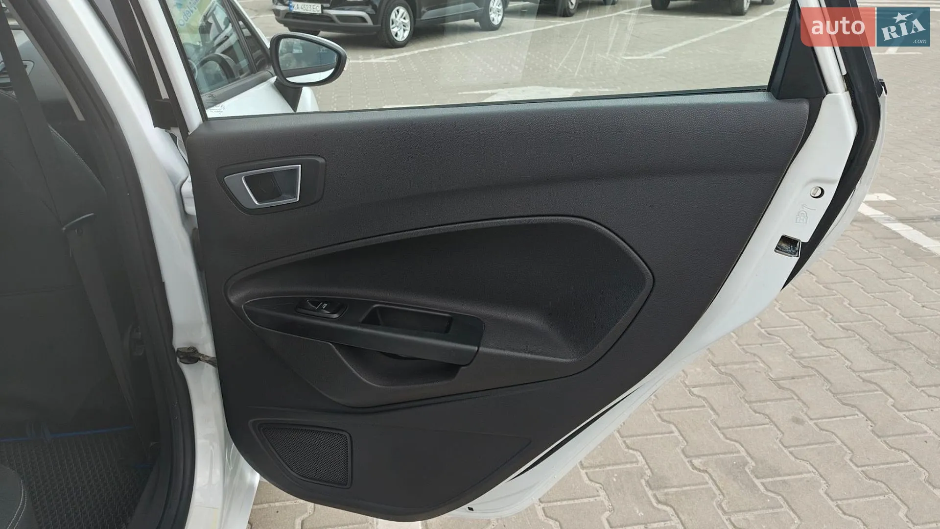 2013 Ford Fiesta - мініатюра 24