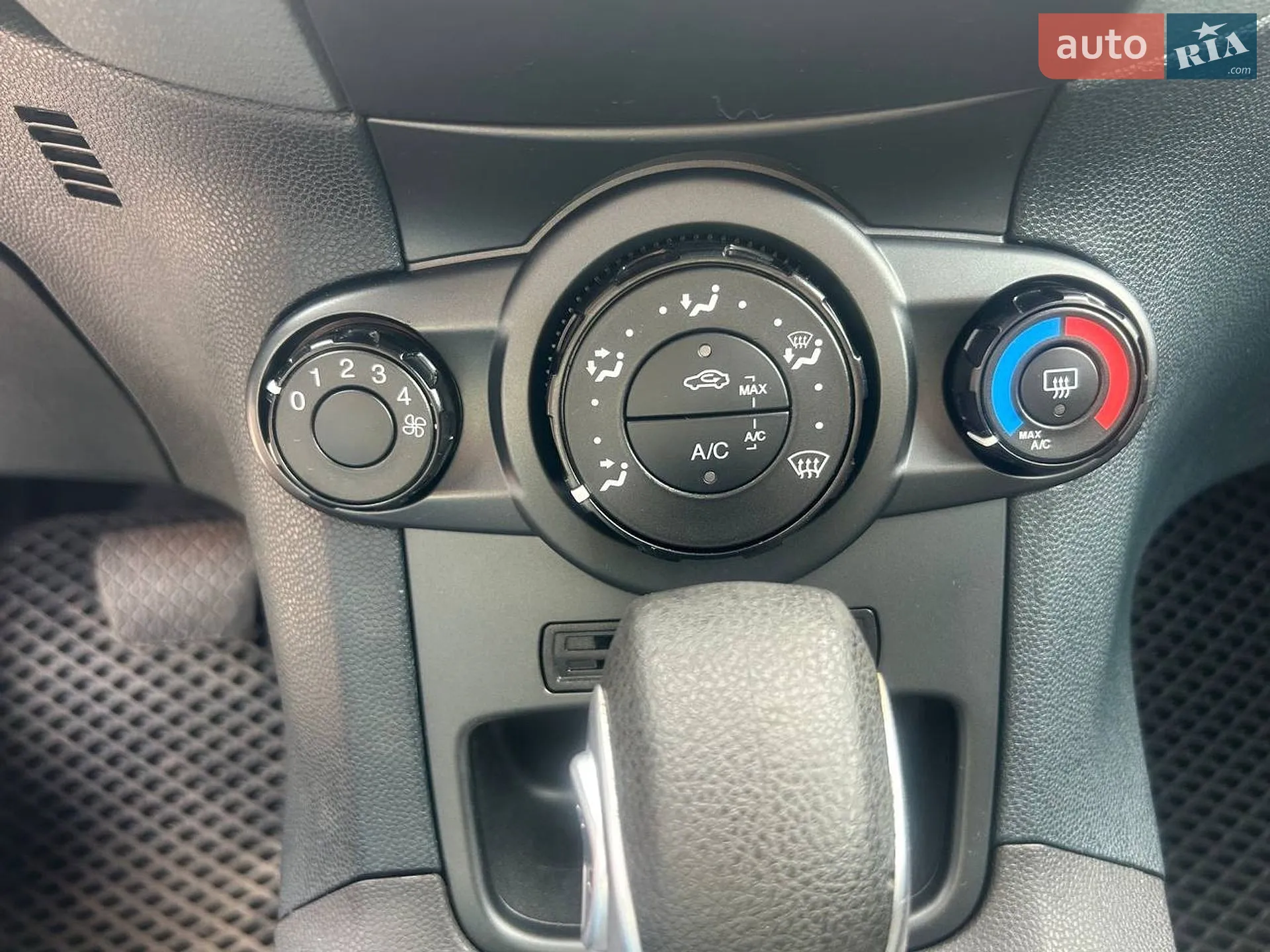 2014 Ford Fiesta - мініатюра 21