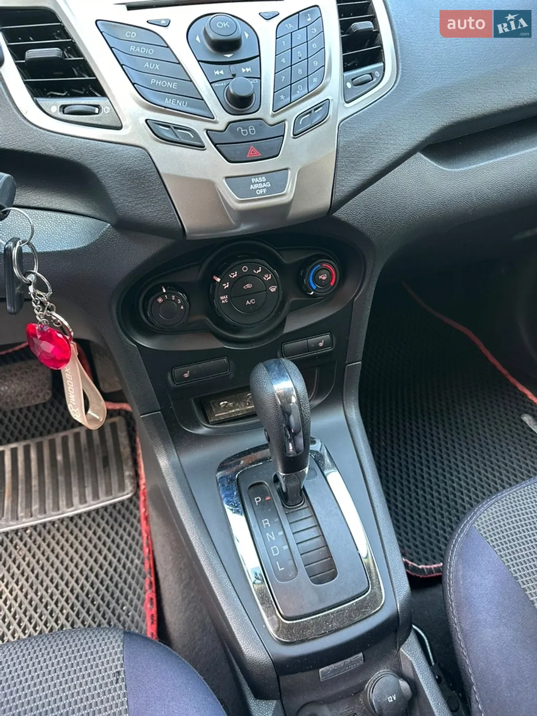2011 Ford Fiesta - мініатюра 11