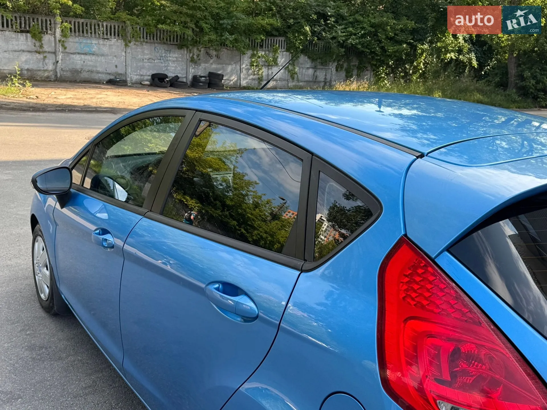 2010 Ford Fiesta - мініатюра 12