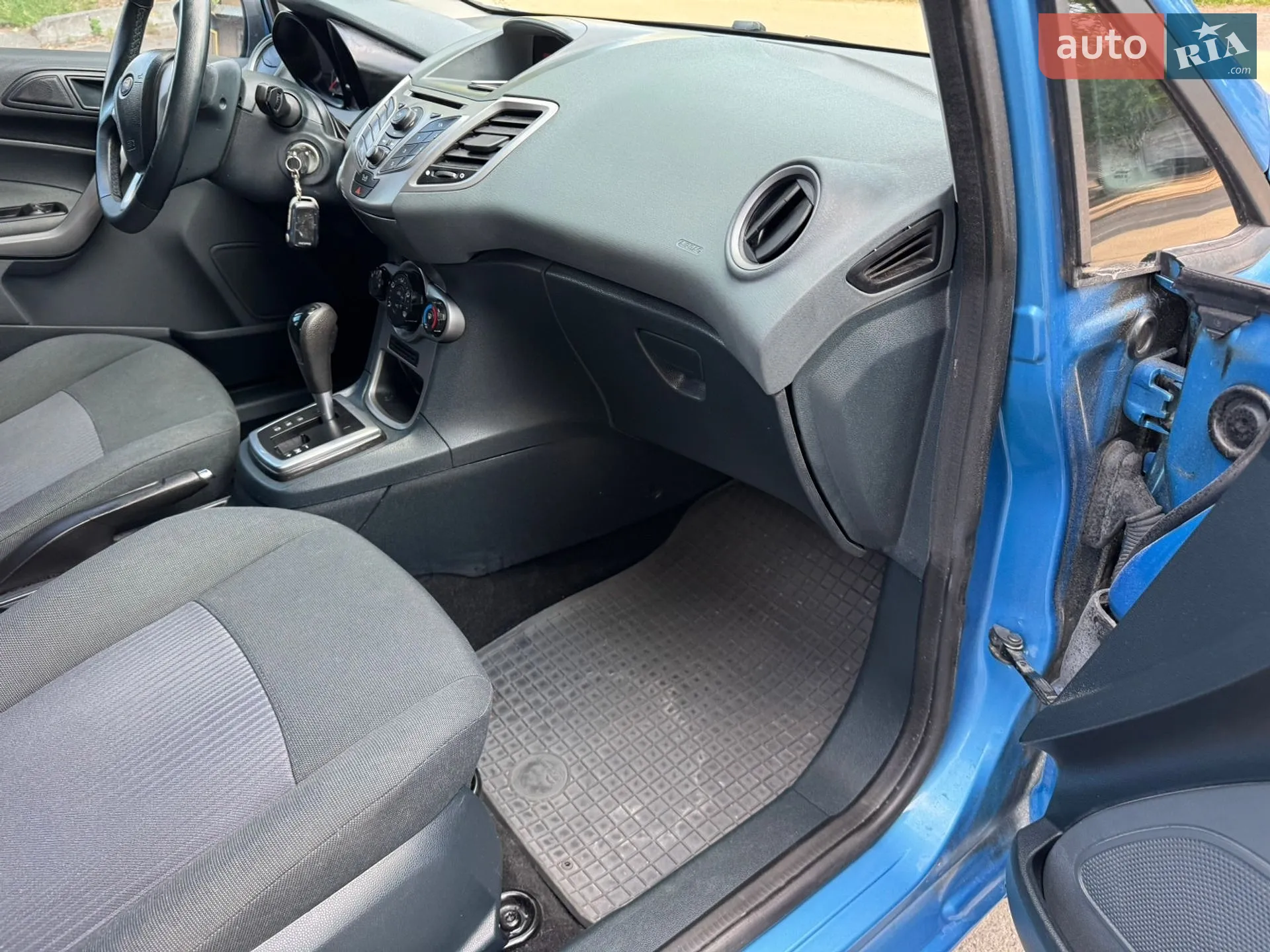 2010 Ford Fiesta - мініатюра 21