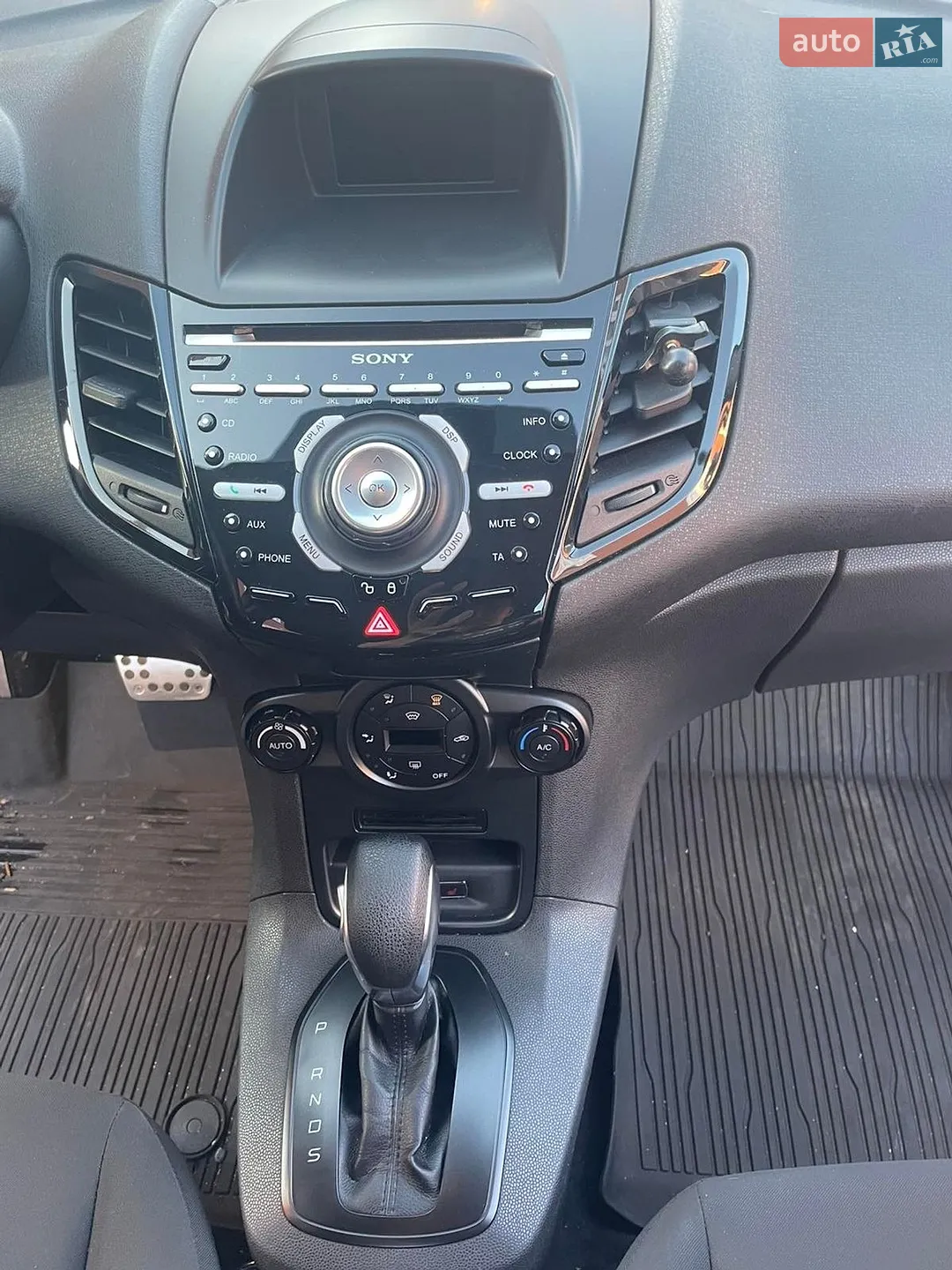 2016 Ford Fiesta - мініатюра 8