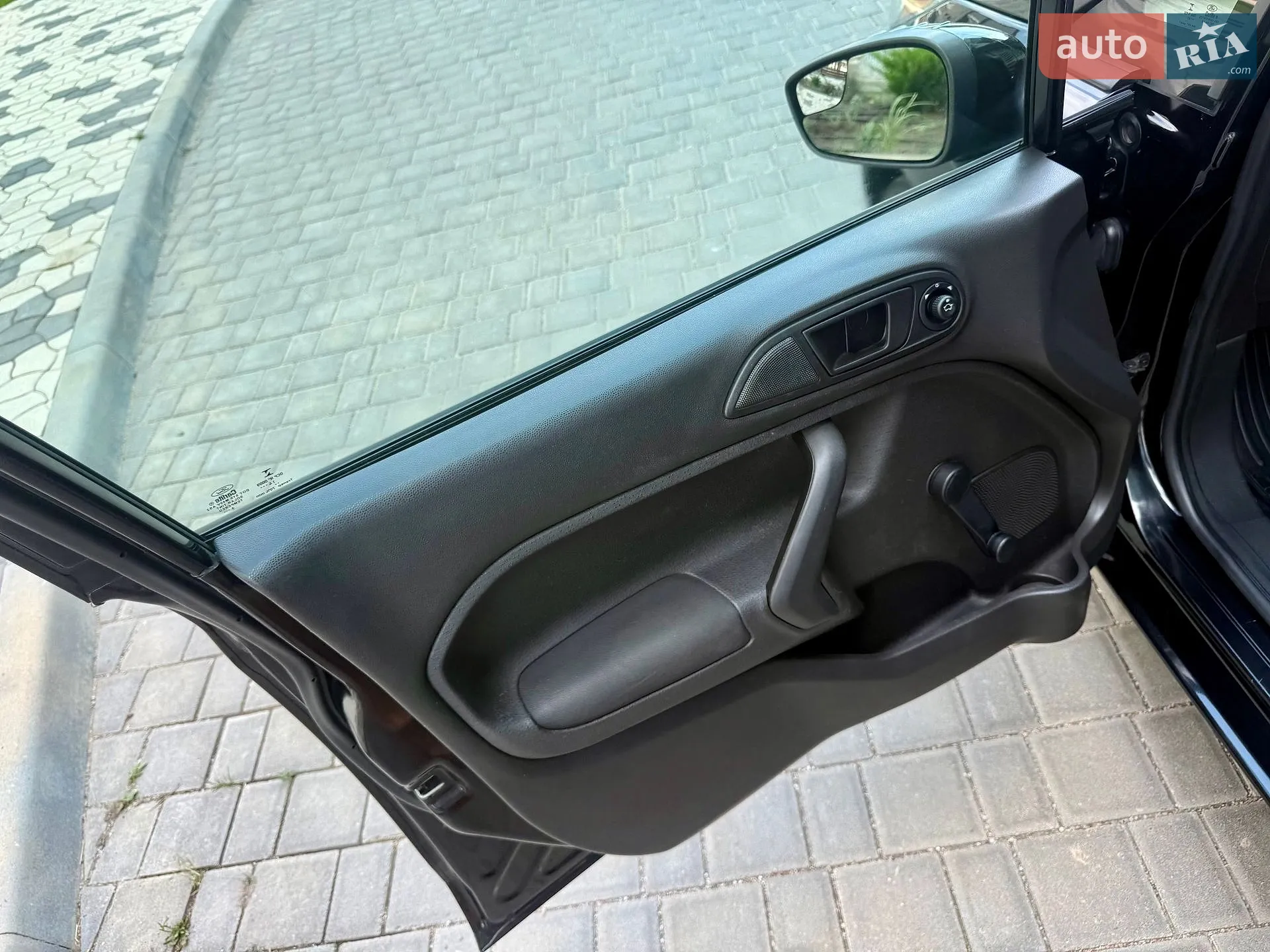 2015 Ford Fiesta - мініатюра 21