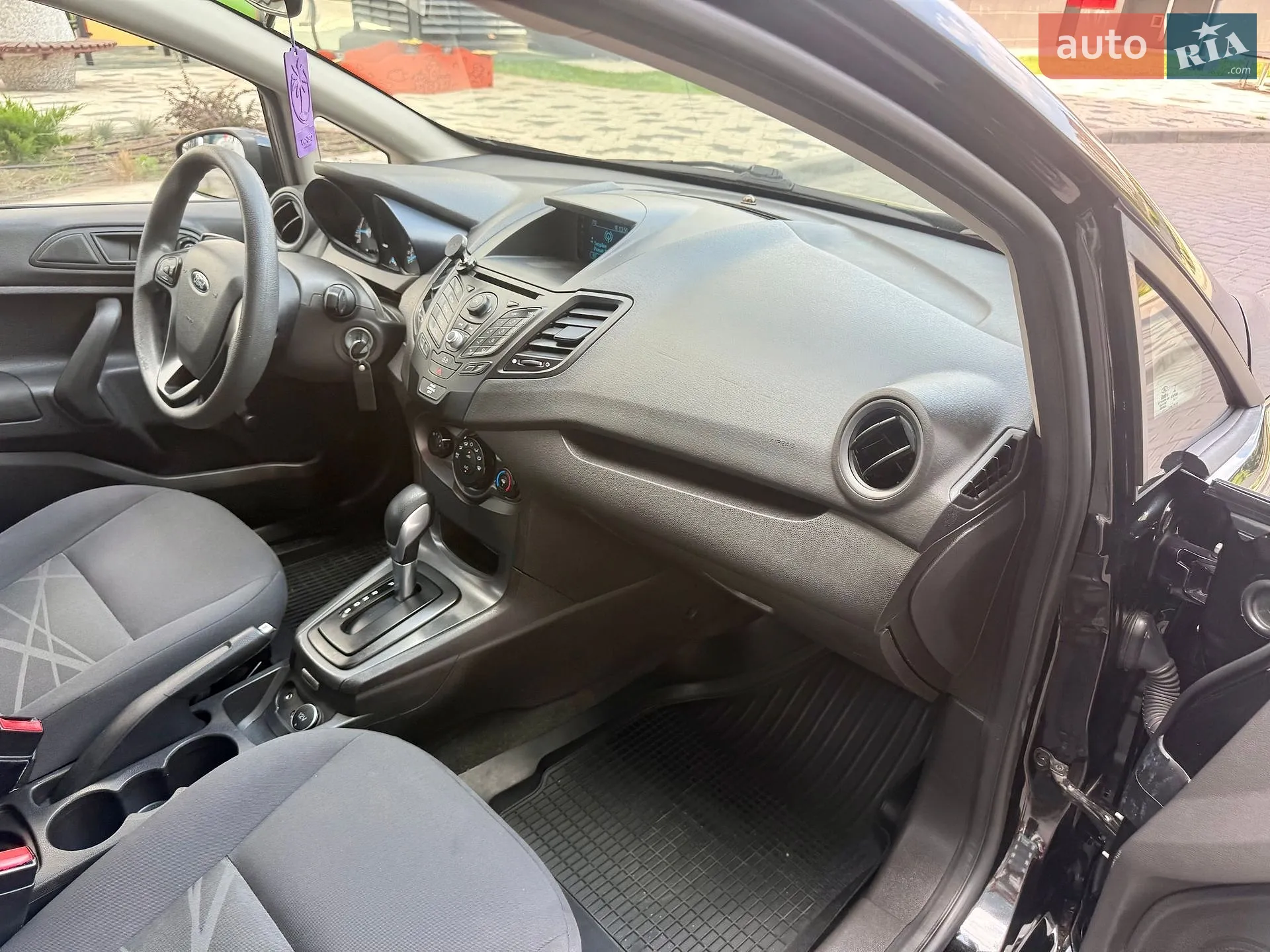 2015 Ford Fiesta - мініатюра 28