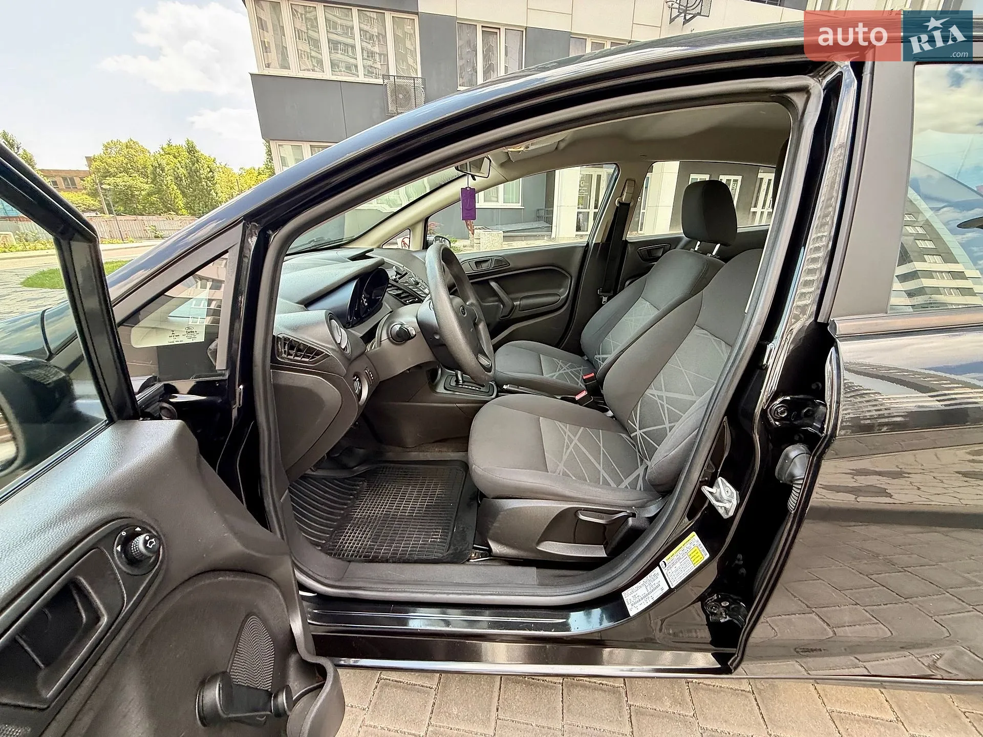 2015 Ford Fiesta - мініатюра 37