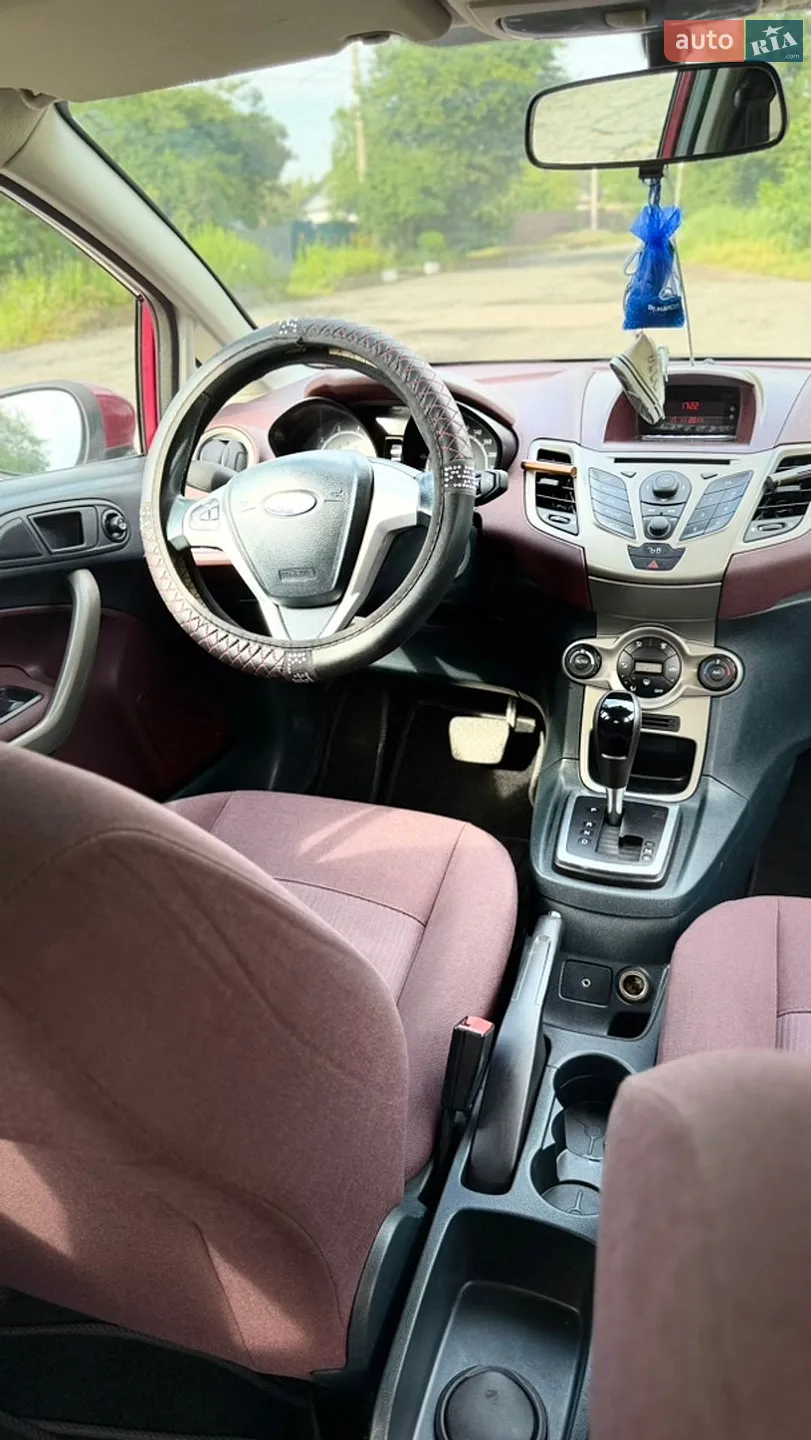2010 Ford Fiesta - мініатюра 12