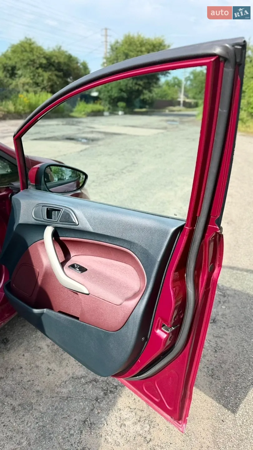 2010 Ford Fiesta - мініатюра 23