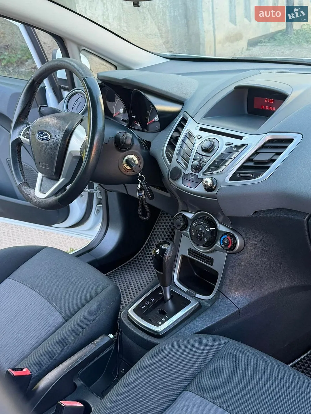 2010 Ford Fiesta - мініатюра 18
