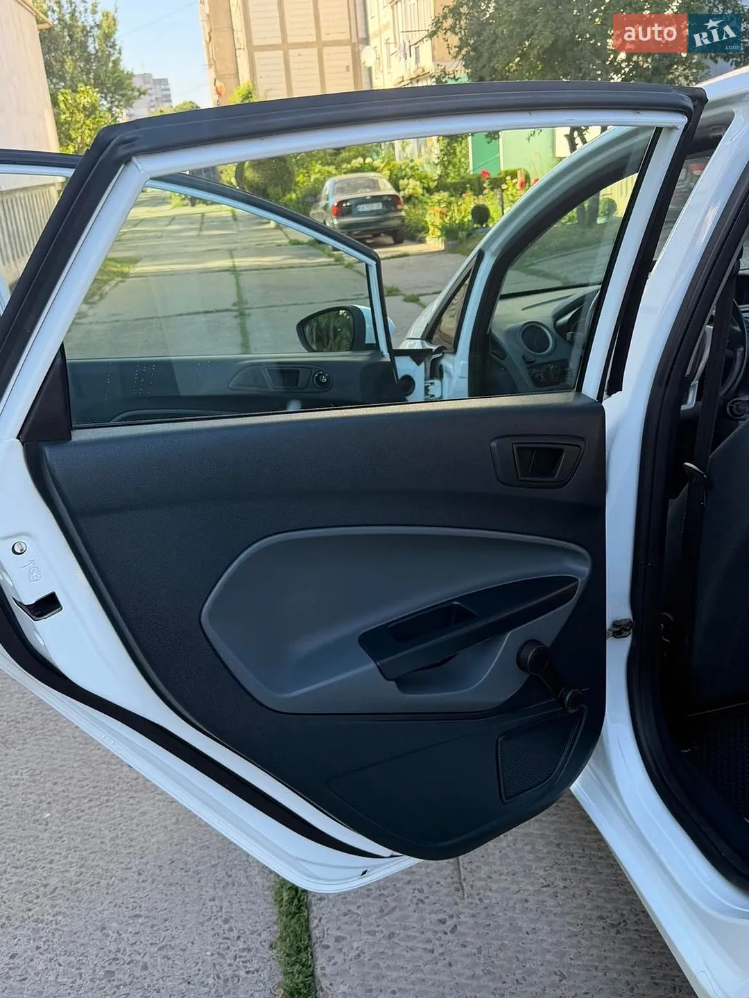 2010 Ford Fiesta - мініатюра 29