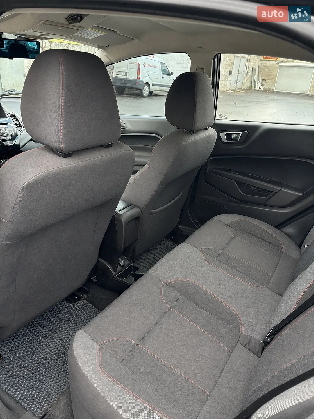 2013 Ford Fiesta - мініатюра 9