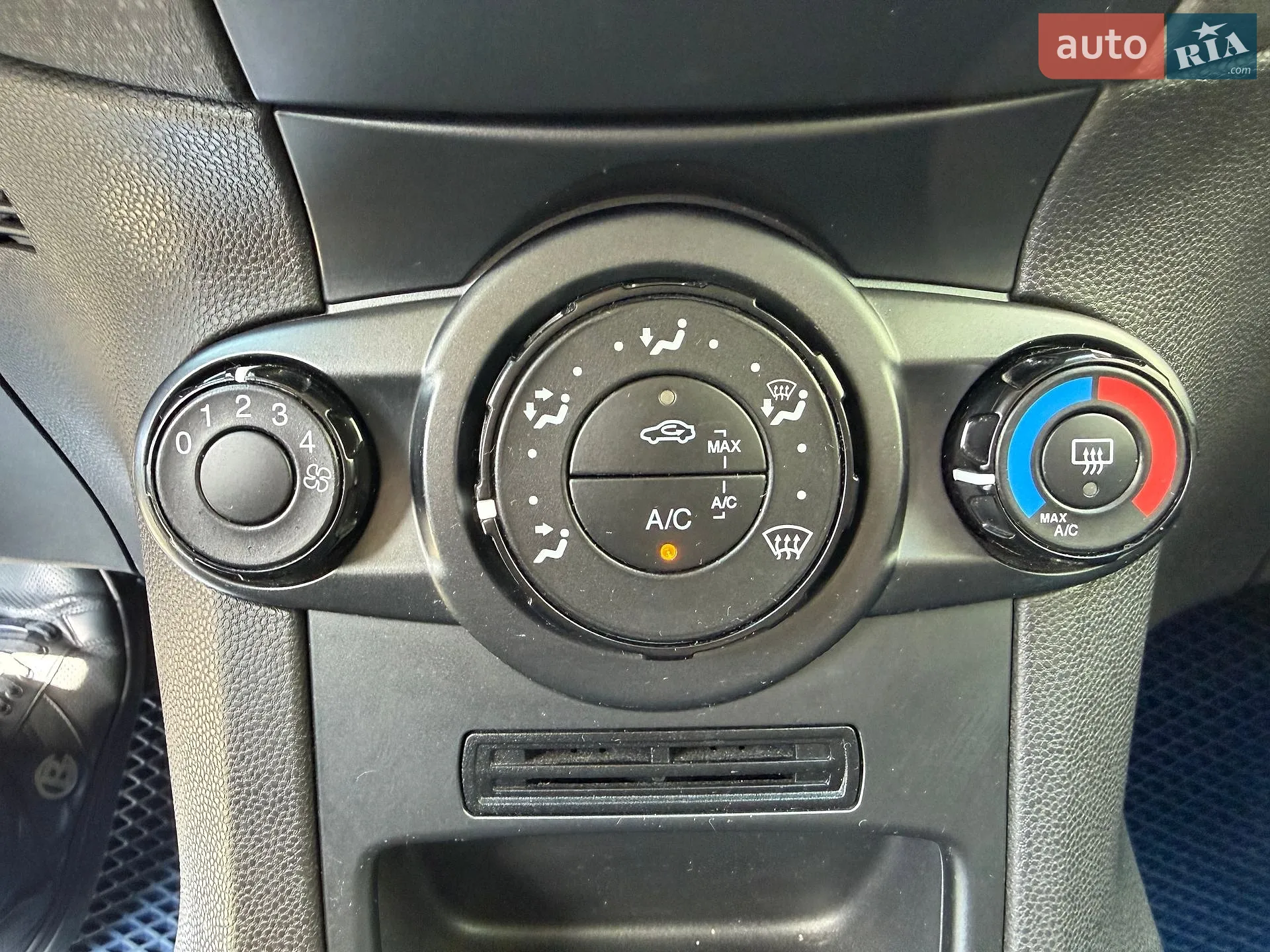 2015 Ford Fiesta - мініатюра 30