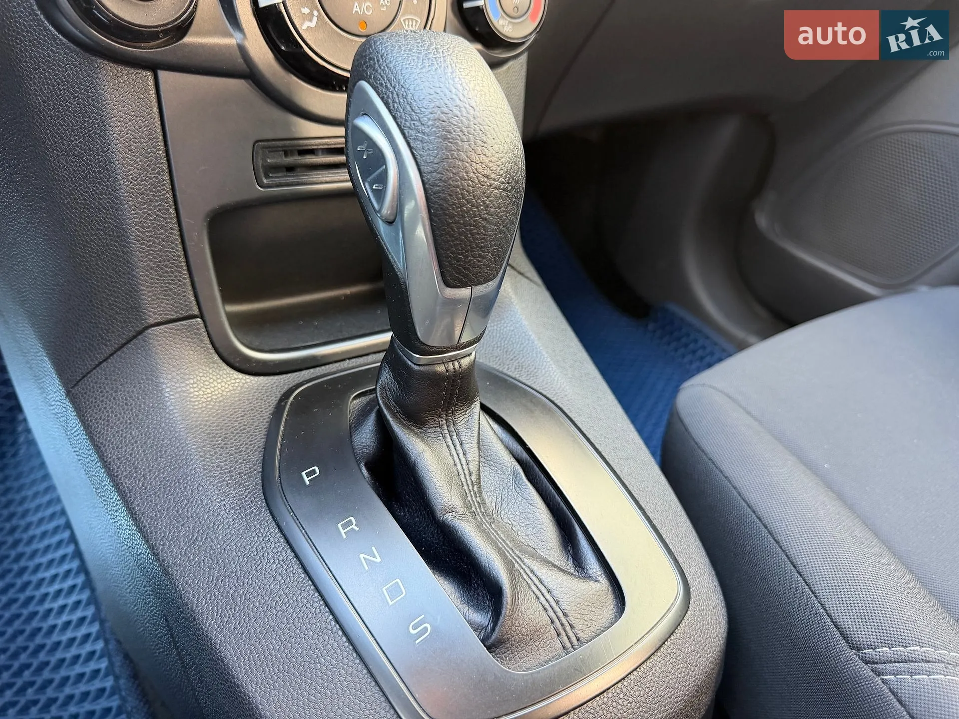 2015 Ford Fiesta - мініатюра 31