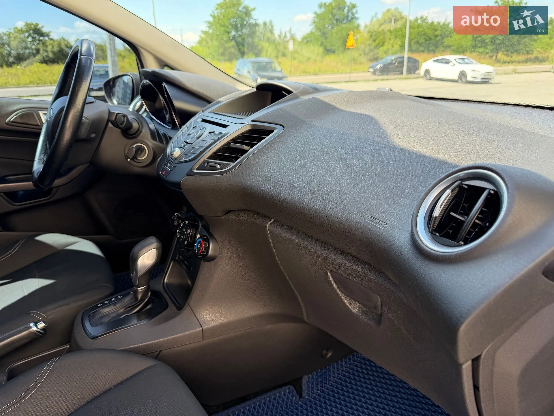 2015 Ford Fiesta - мініатюра 26