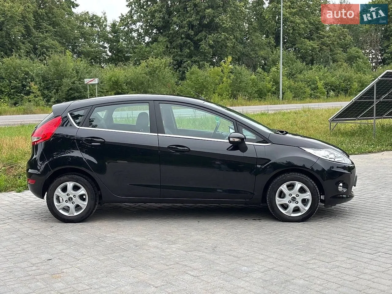 2010 Ford Fiesta - мініатюра 3