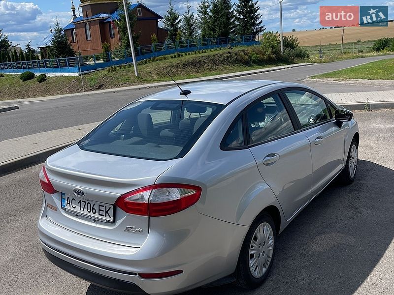 Седан Ford Fiesta 2018 в Луцке