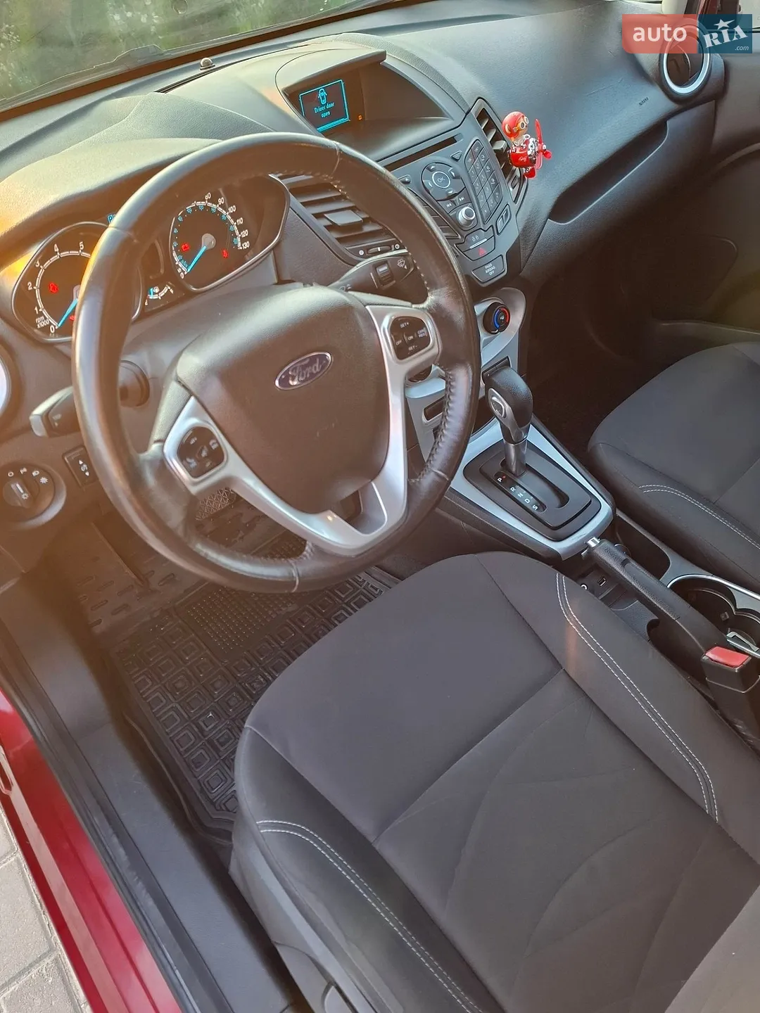 2015 Ford Fiesta - мініатюра 21