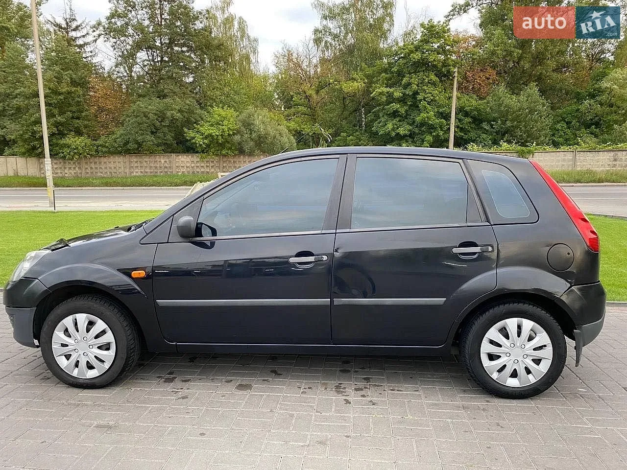 Ford Fiesta 2017 VIN 3FADP4AJ0HM166271 фото оголошення 13 з 20