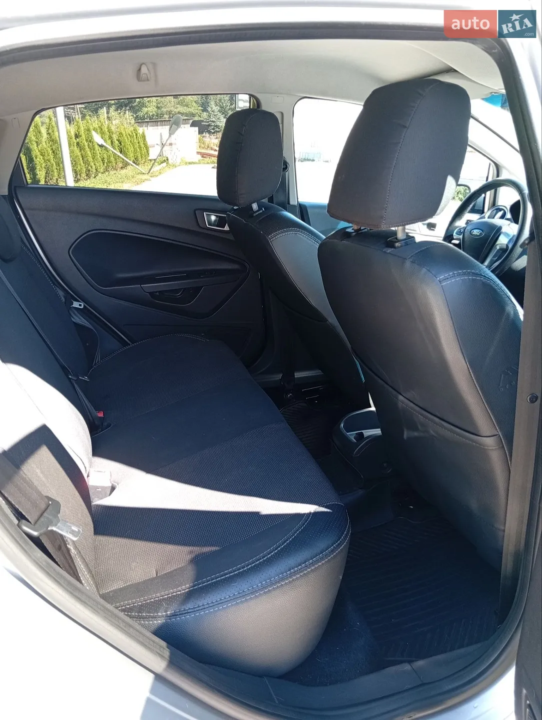 2013 Ford Fiesta - мініатюра 8