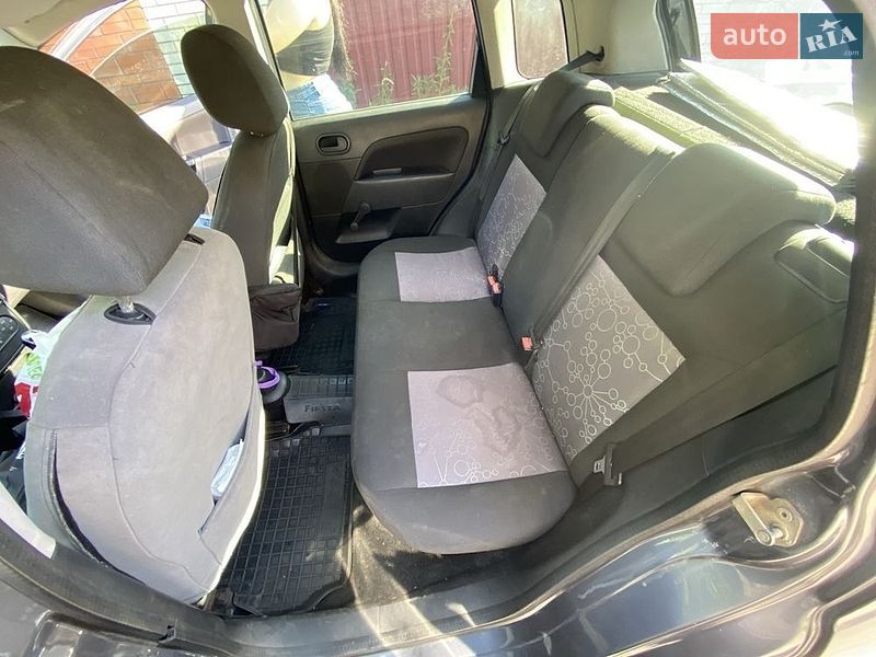 Хэтчбек Ford Fiesta 2007 в Вишневом фото 7 Хэтчбек Ford Fiesta 2007 в Вишневом
