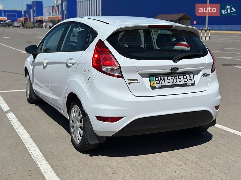 Хэтчбек Ford Fiesta 2013 в Сумах