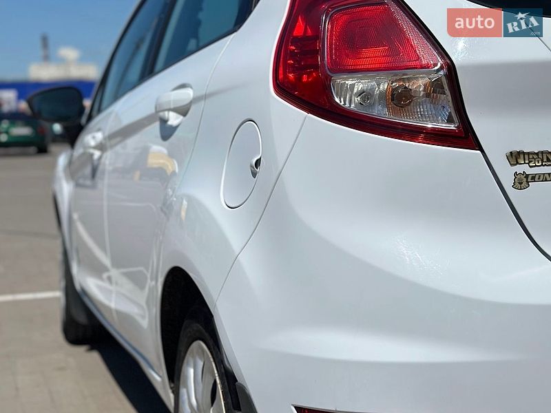 Хетчбек Ford Fiesta 2013 в Сумах