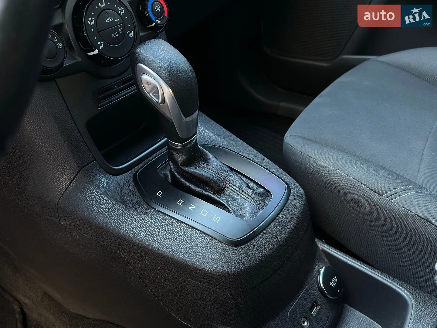2015 Ford Fiesta - мініатюра 18