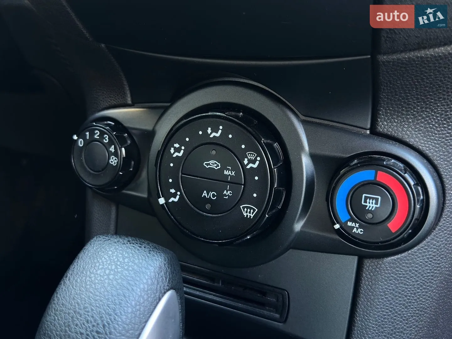 2015 Ford Fiesta - мініатюра 19