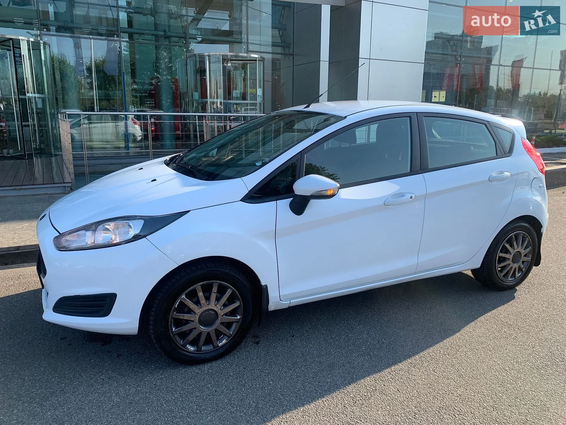 2017 Ford Fiesta - мініатюра 2