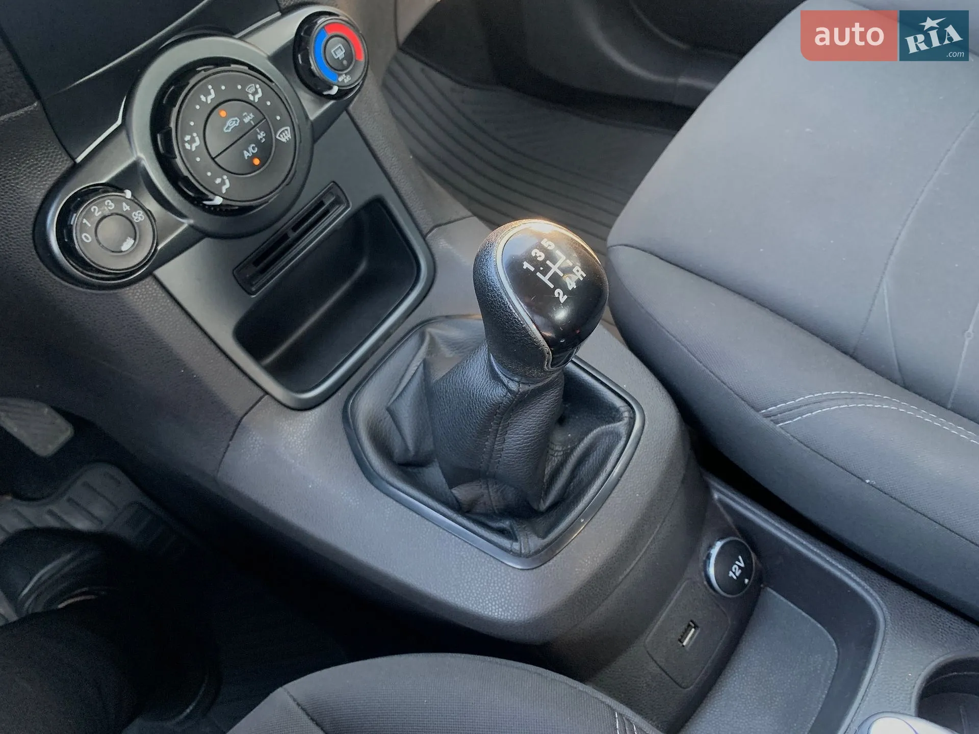 2017 Ford Fiesta - мініатюра 29