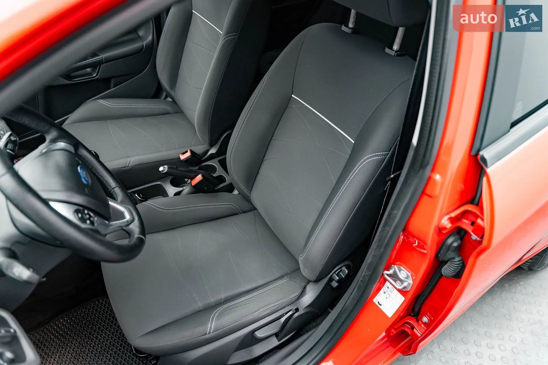 2013 Ford Fiesta - мініатюра 9