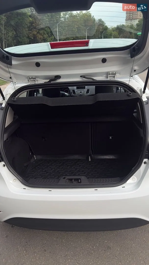 2013 Ford Fiesta - мініатюра 13