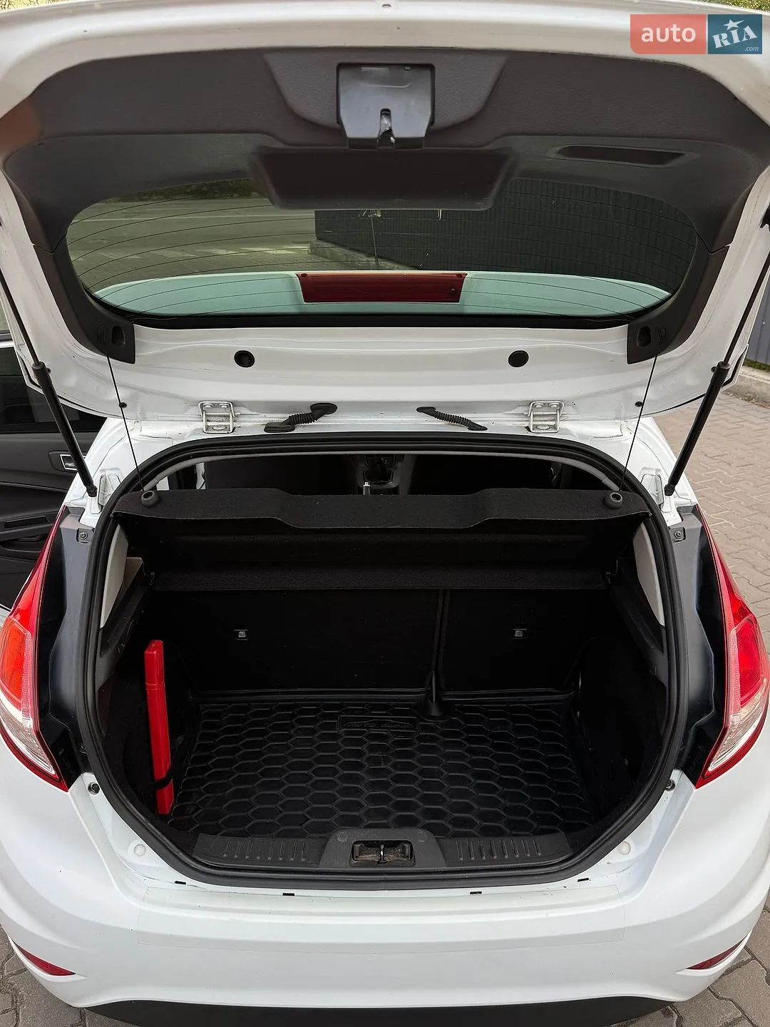 2016 Ford Fiesta - мініатюра 13