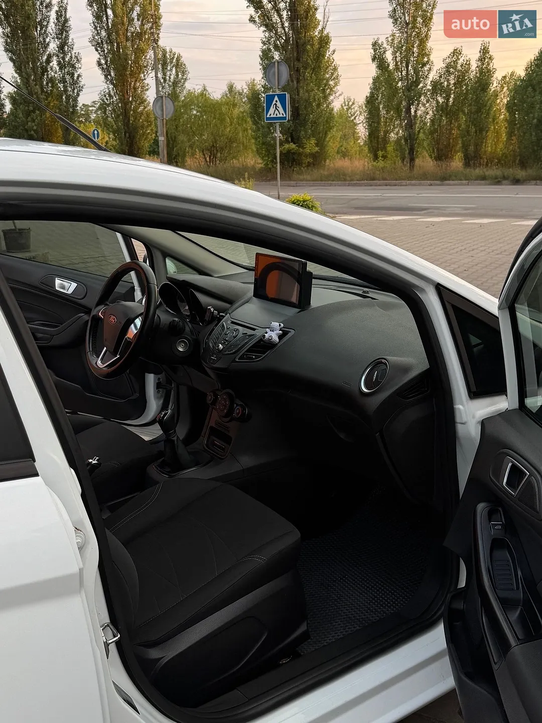 2016 Ford Fiesta - мініатюра 16