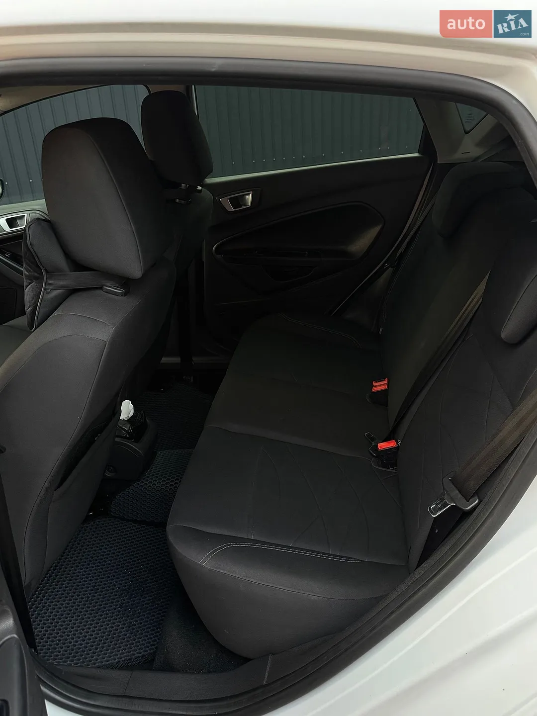 2016 Ford Fiesta - мініатюра 27