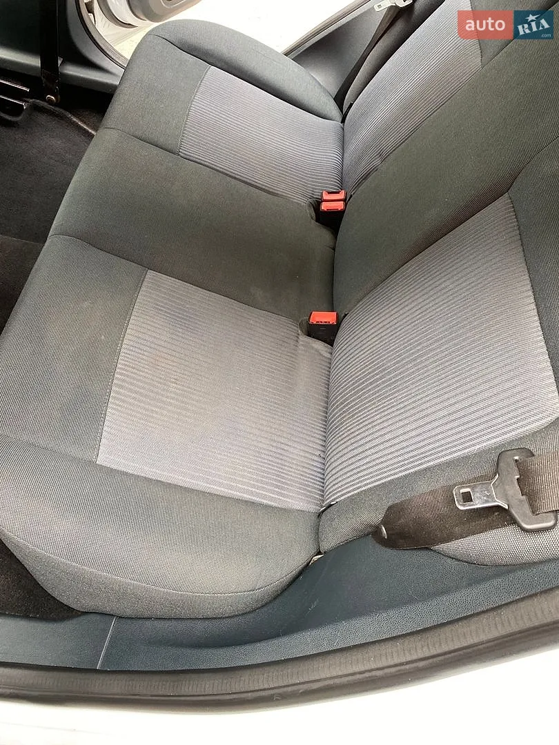 2011 Ford Fiesta - мініатюра 31