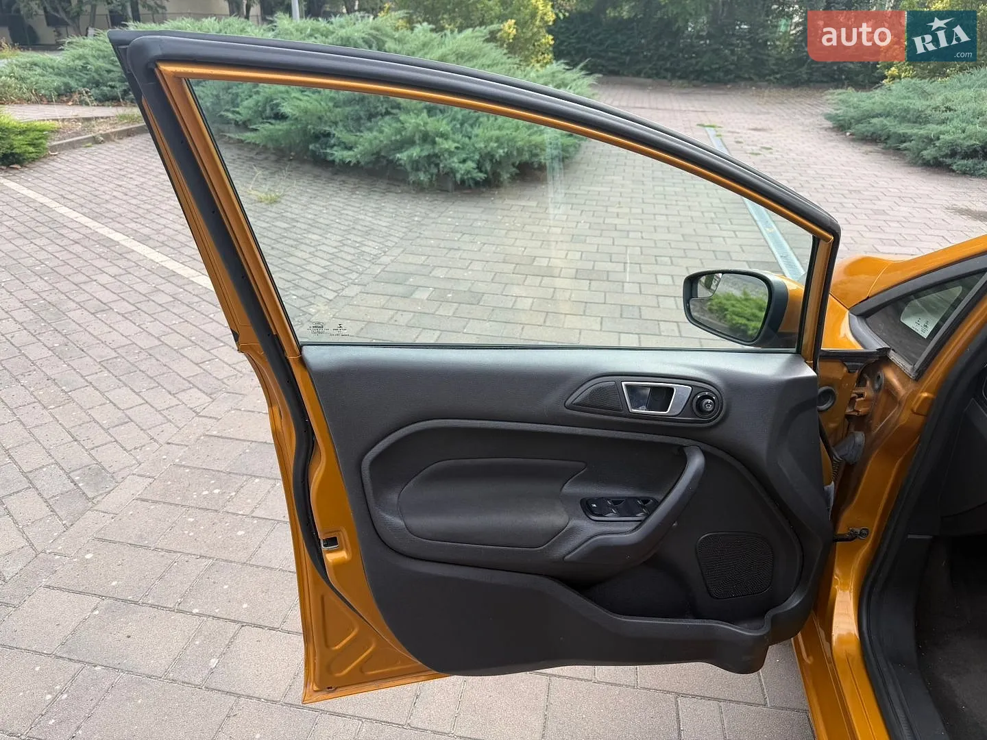 2016 Ford Fiesta - мініатюра 36
