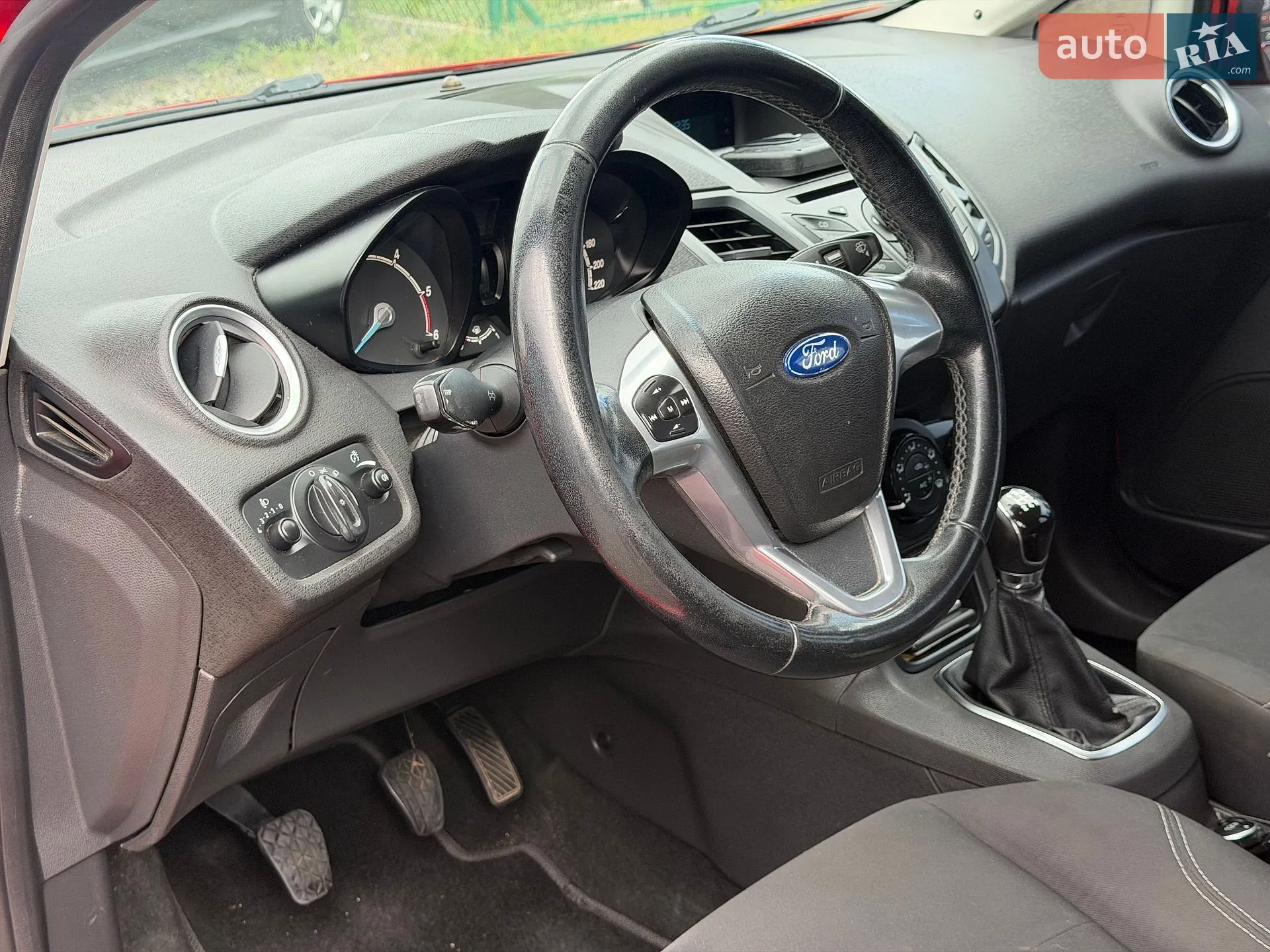2013 Ford Fiesta - мініатюра 38