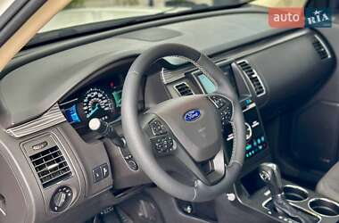 Позашляховик / Кросовер Ford Flex 2016 в 